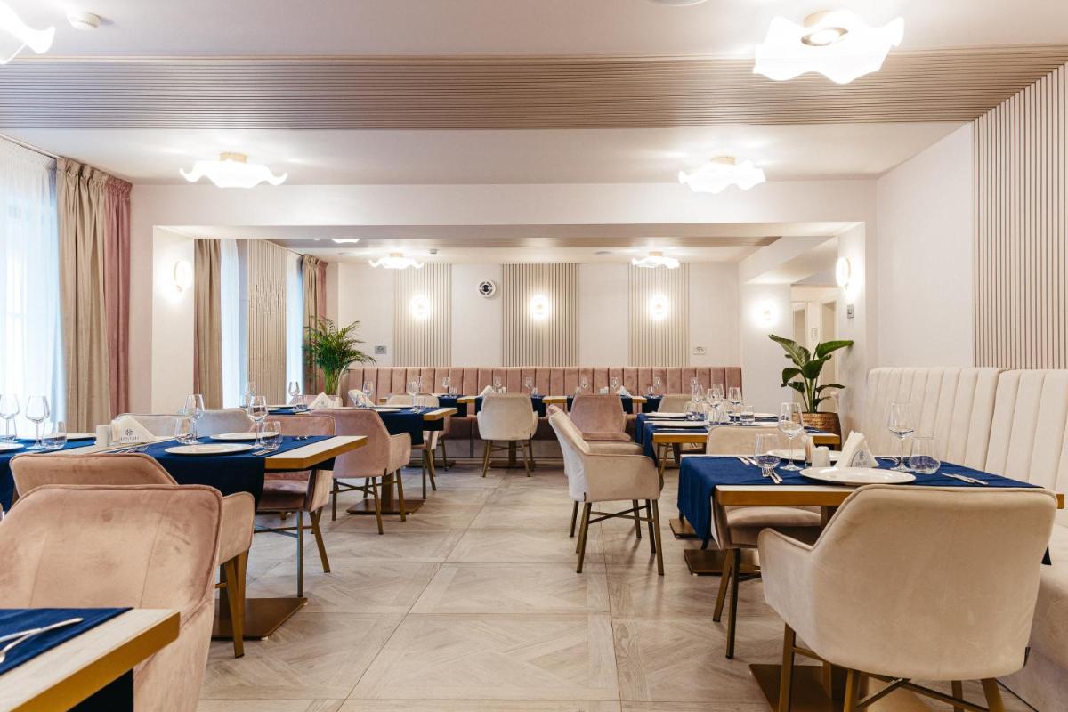 Pensiunea Iristar - Housity