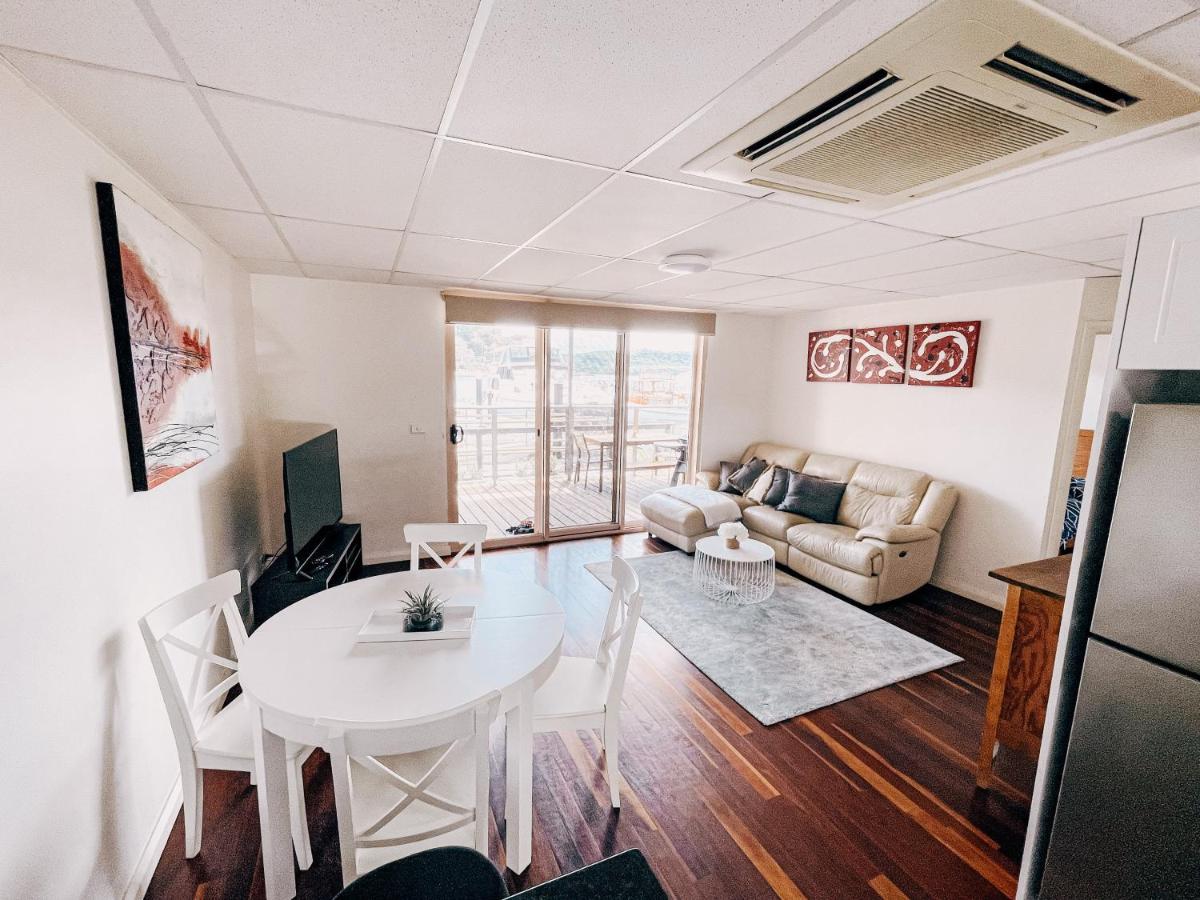 Riverfront Dream on the Hawkesbury - Water View - Housity