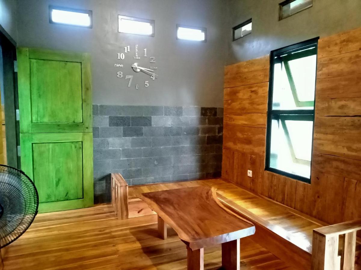 Pine Tree House Jember - Housity