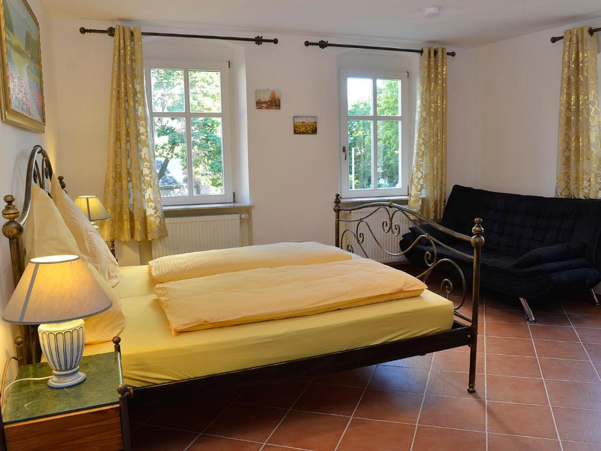 Hotel Restaurant La Corona - Housity