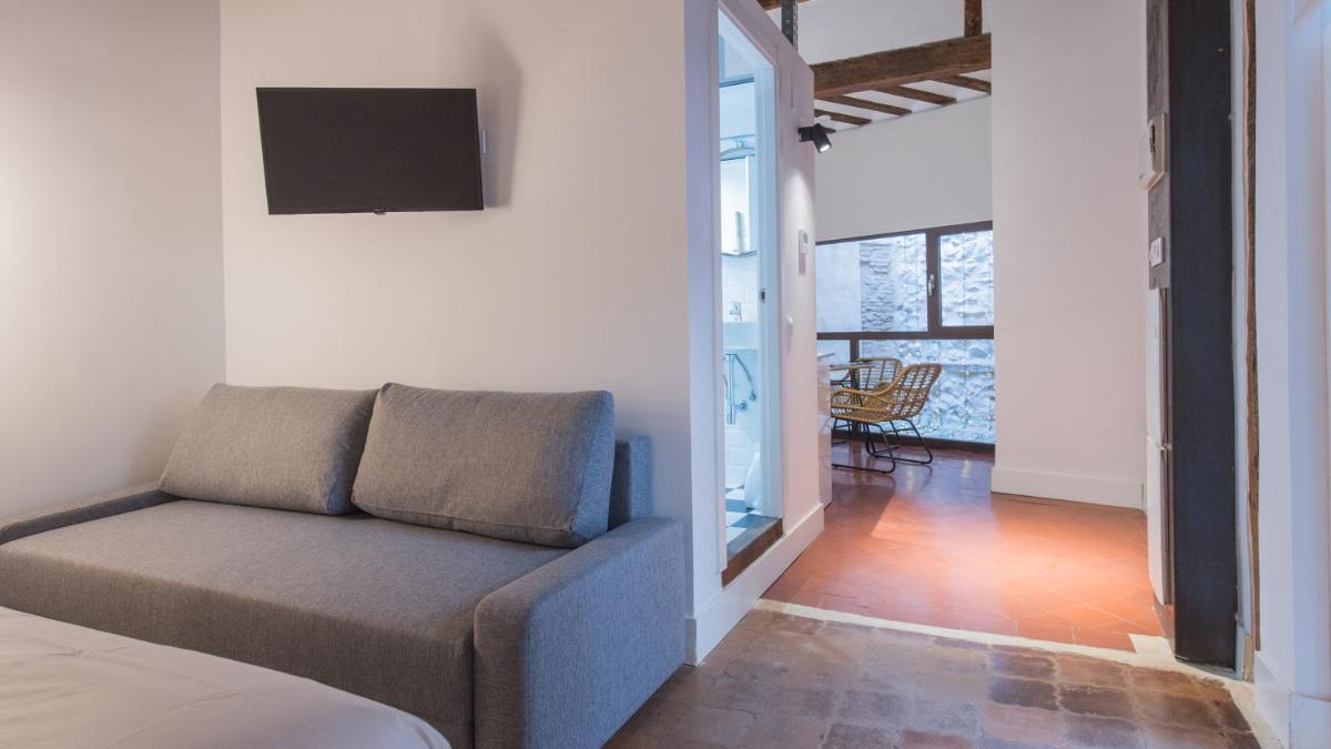 La Casa de la Tuerta by Toledo AP - Housity