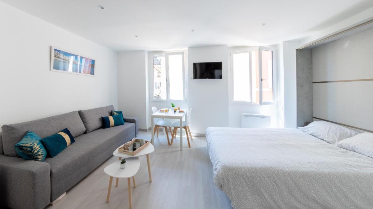 Studio lumineux Place de Lenche Panier Marseille - Housity