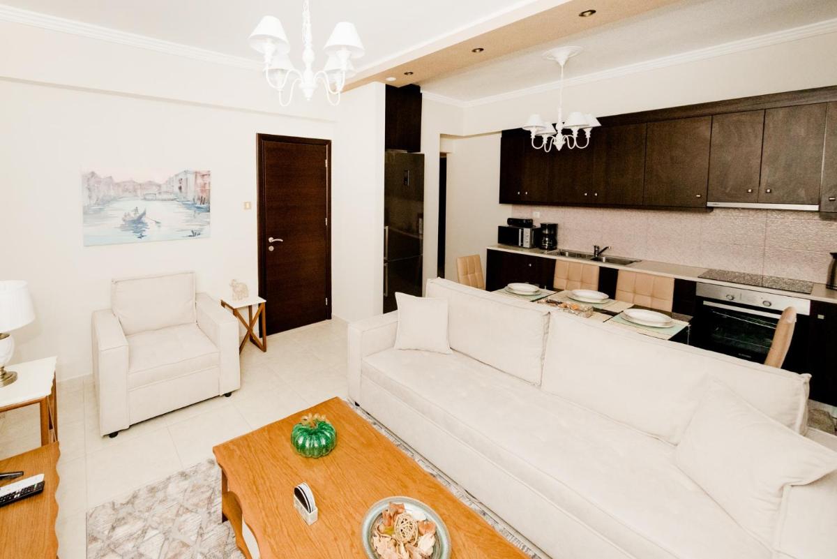 Suitetrails - Best House, Ellinou Stratiotou, Ayia, Patra