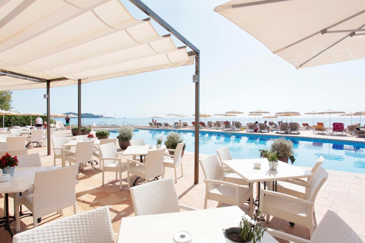 Piscina en o cerca de Grupotel Aguait Resort & Spa - Adults Only