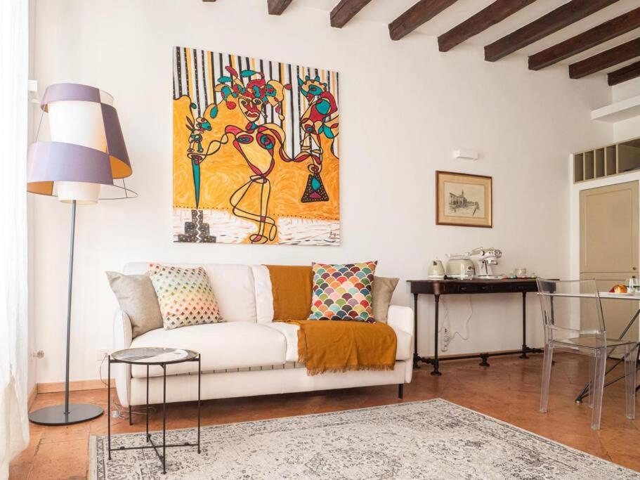 Romantic flat on Navigli river by Easylife - Housity