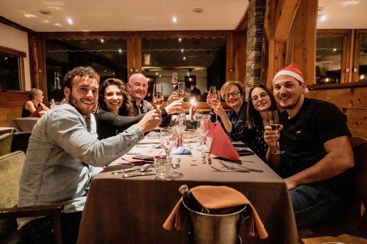 Clients de l'établissement Hôtel Restaurant Saint Roch