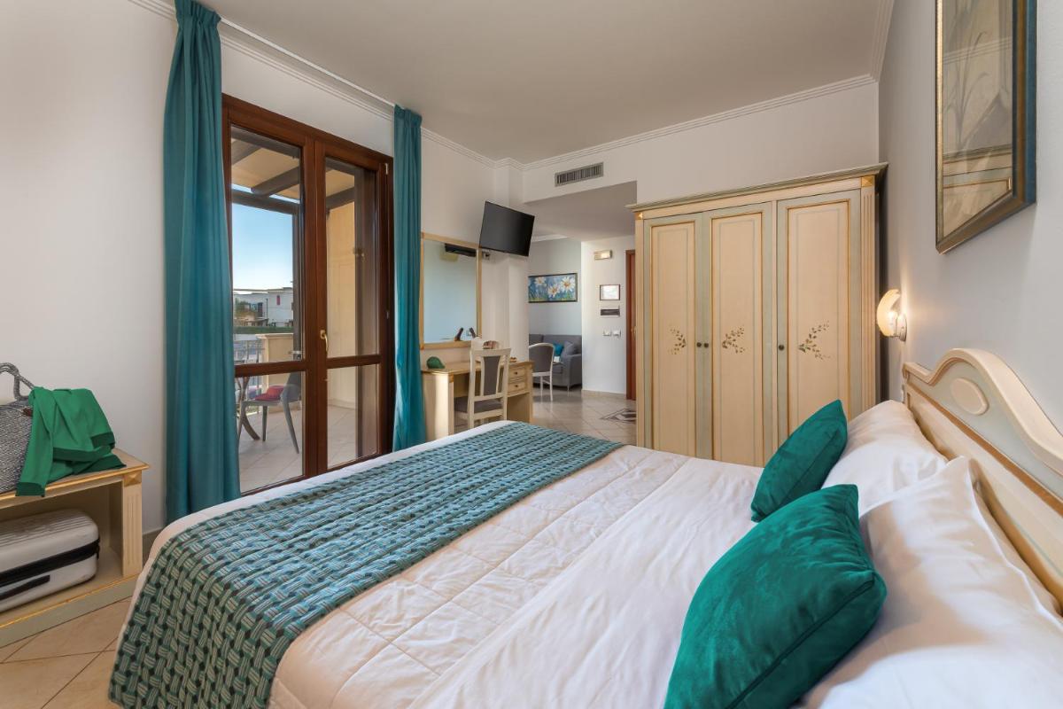 Helios Hotel - Housity