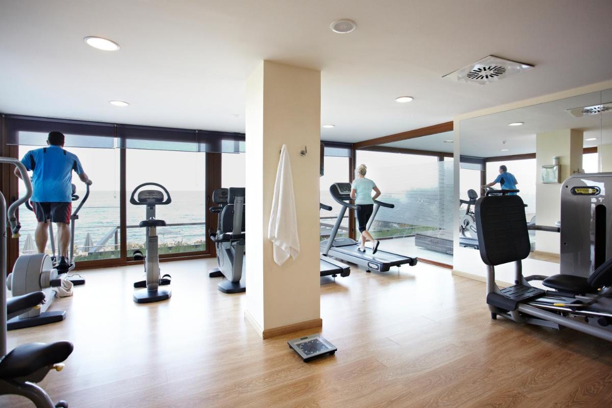 Gimnasio o instalaciones de fitness de Grupotel Aguait Resort & Spa - Adults Only
