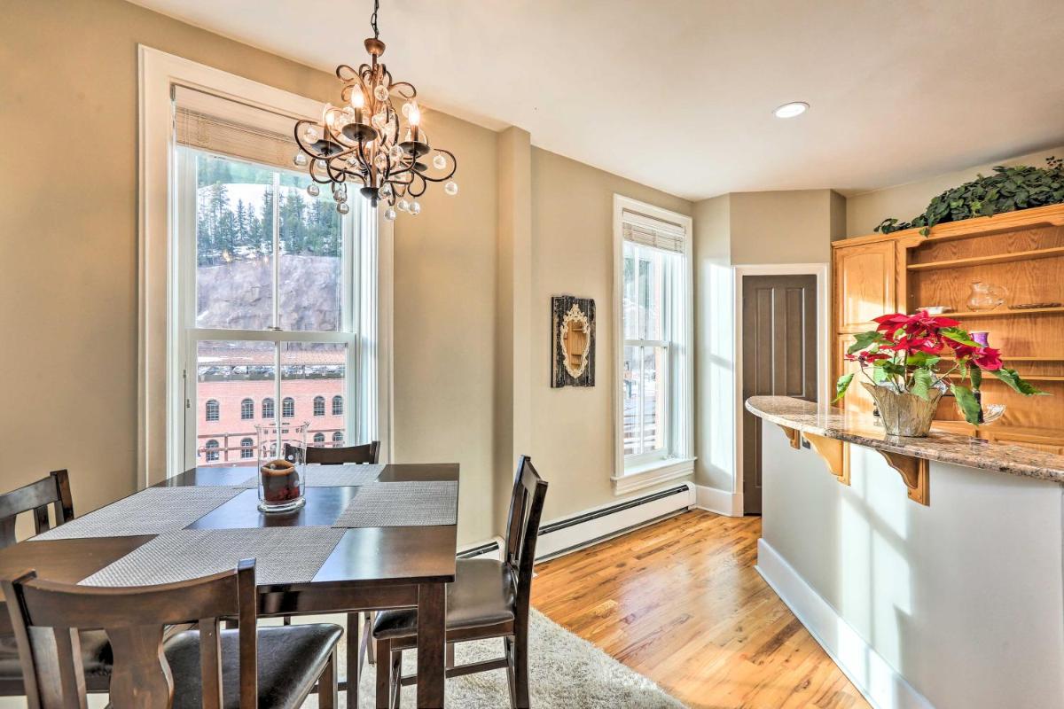 1890s Victorian House - Walk to 12 Casinos! - Housity