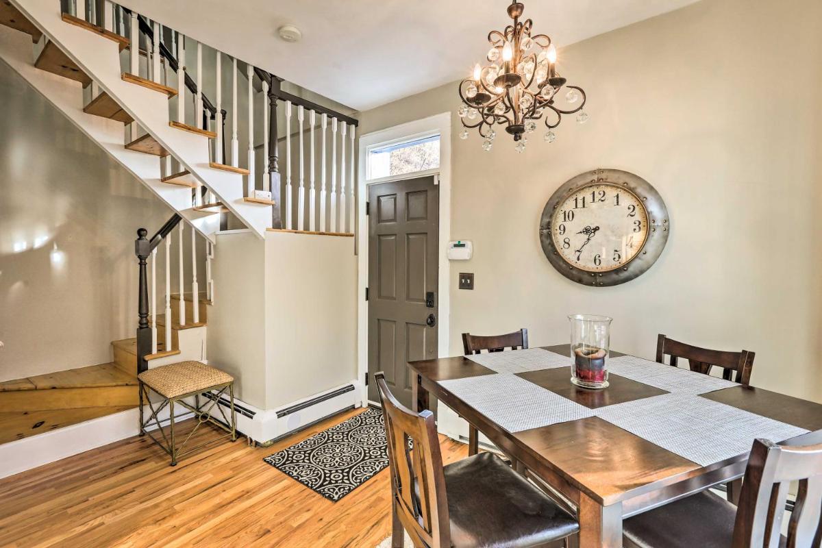 1890s Victorian House - Walk to 12 Casinos! - Housity