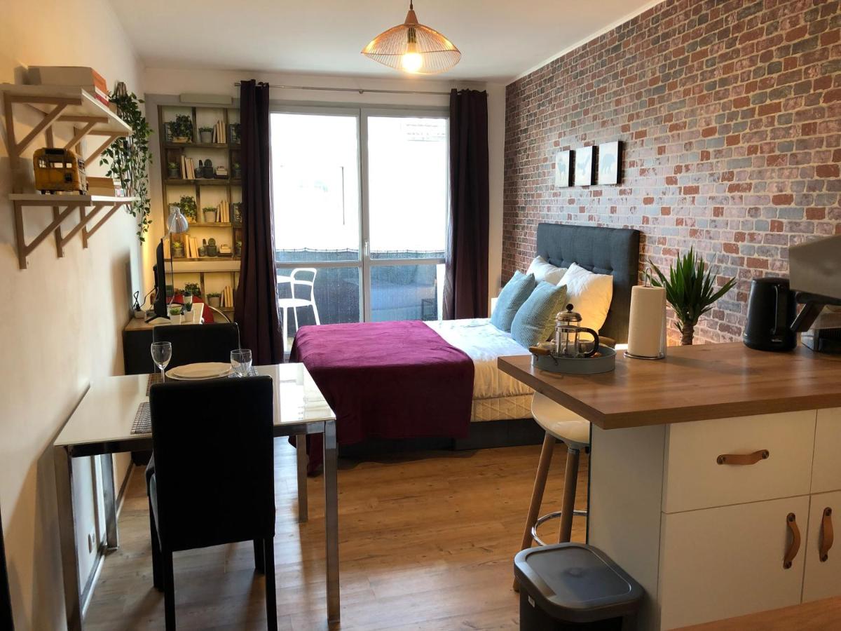 Studio avec balcon & parking gratuit - Tours Gare - Housity
