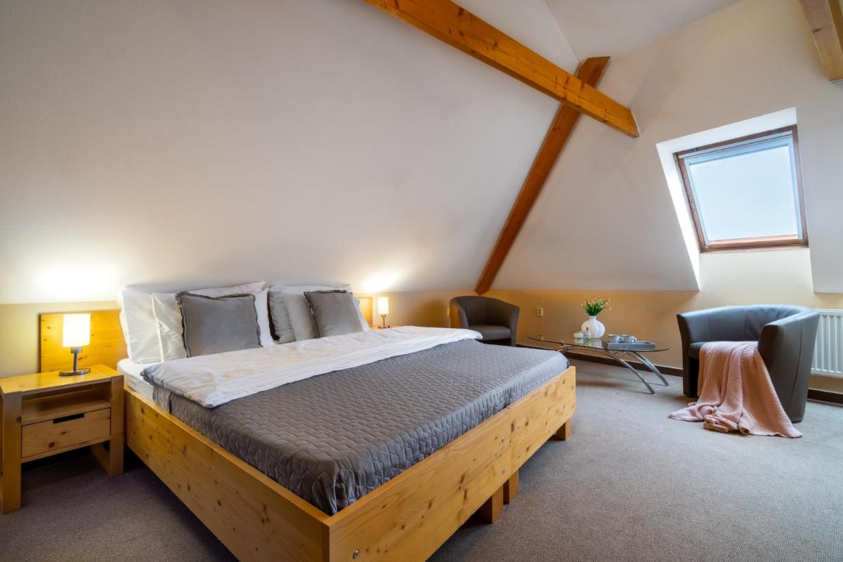 Hotel U Vlašského Dvora - Housity