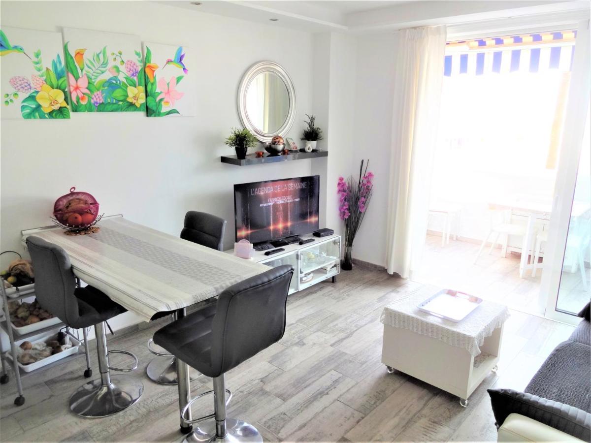Sunset apartment with sea view and free WIFI in the heart of Las Americas - Housity