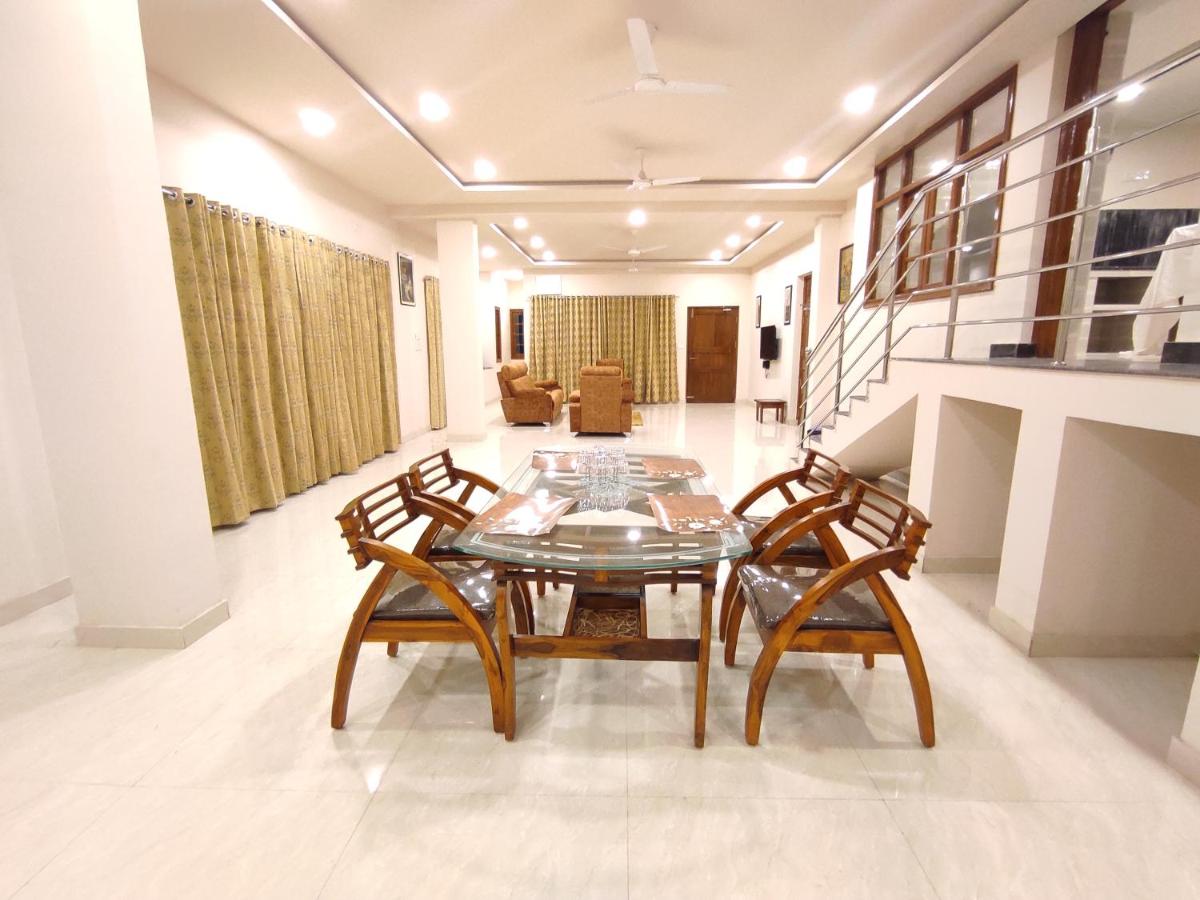 Suitetrails - 4-Bhk, Stone Home, Banjara Hills, Luxurious Home