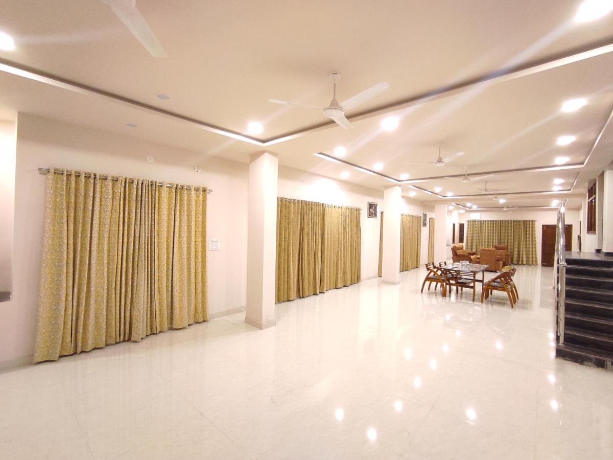 Suitetrails - 4-Bhk, Stone Home, Banjara Hills, Luxurious Home