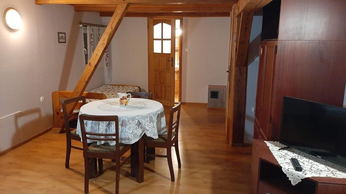 Orzechowy Dworek - Housity