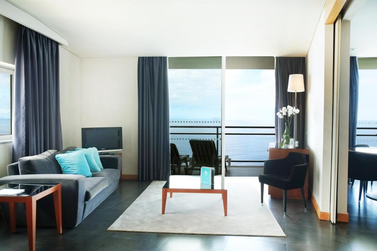 Uma área de estar em VidaMar Resort Hotel Madeira