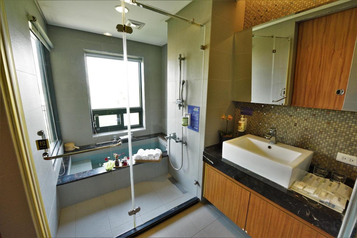 Natural View Hotel - Housity