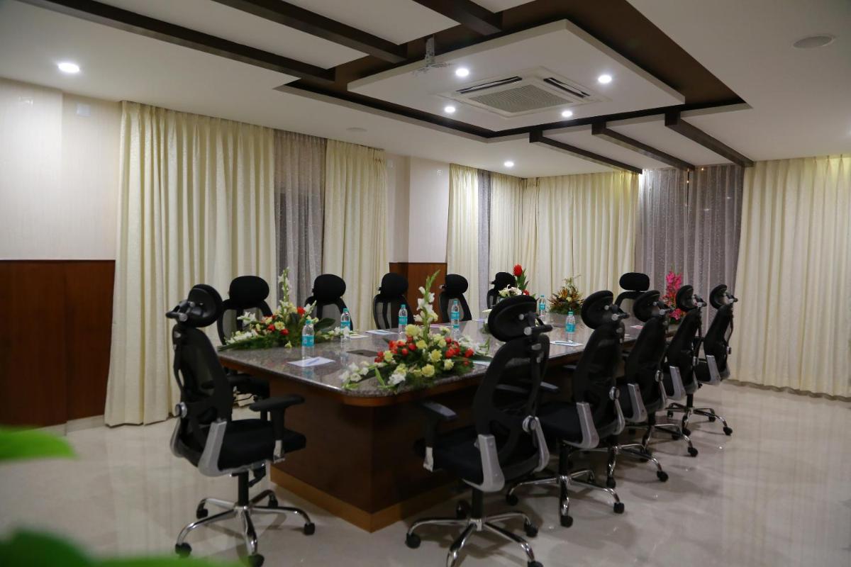 Hotel U.T.Elegance - Housity