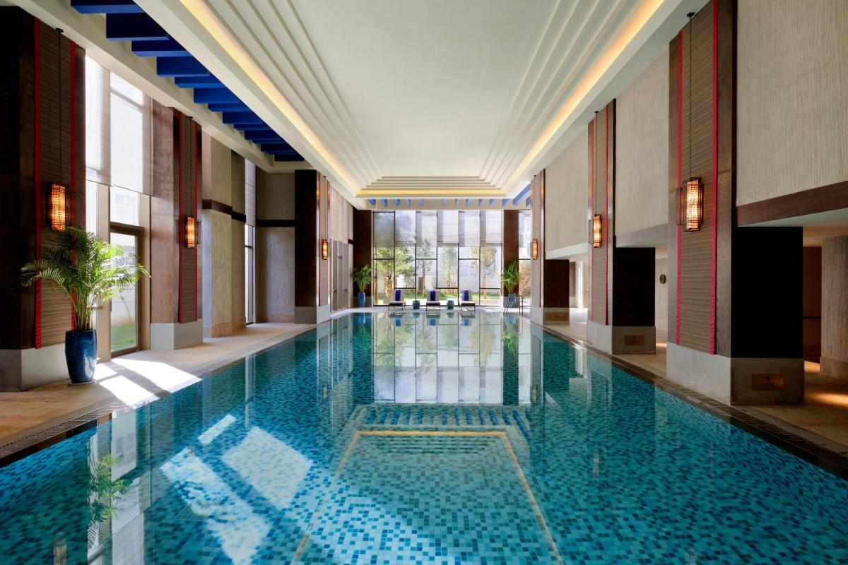 Shangri-La Resort Shangri-La - Housity