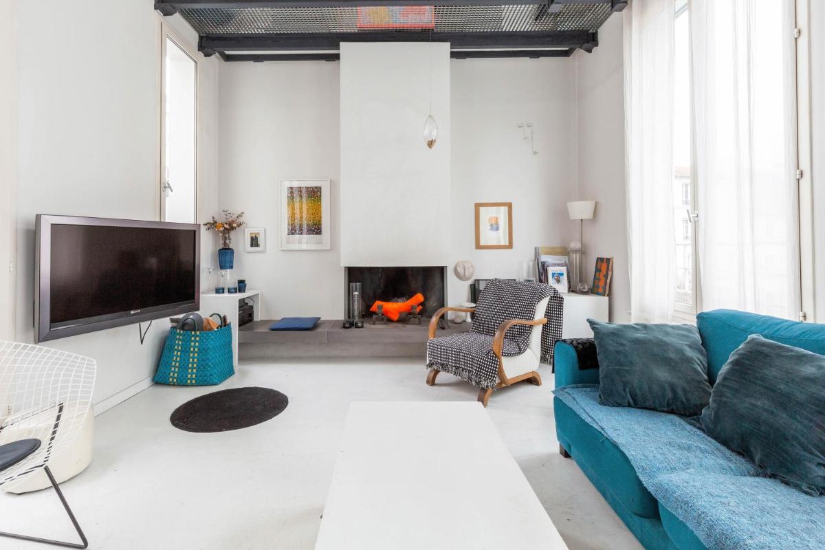 Veeve - White House - Housity