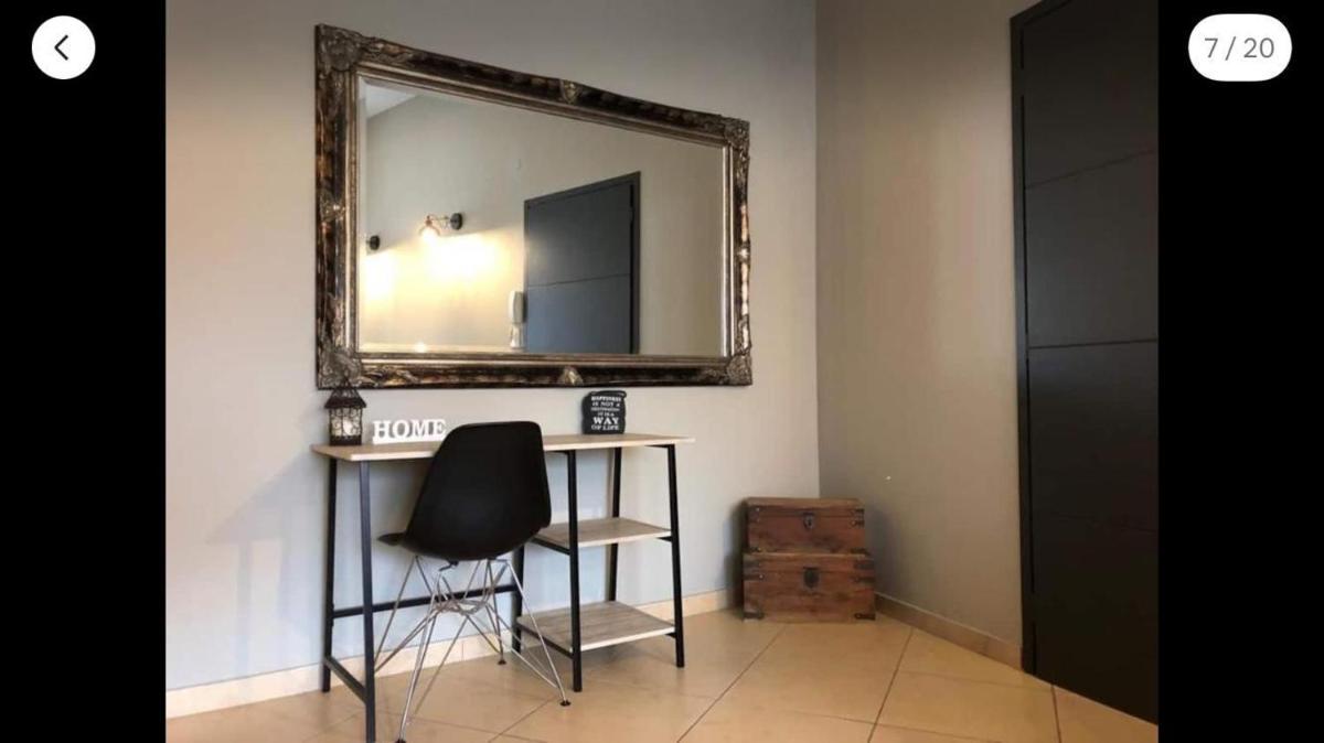 Moonstone house B - Housity