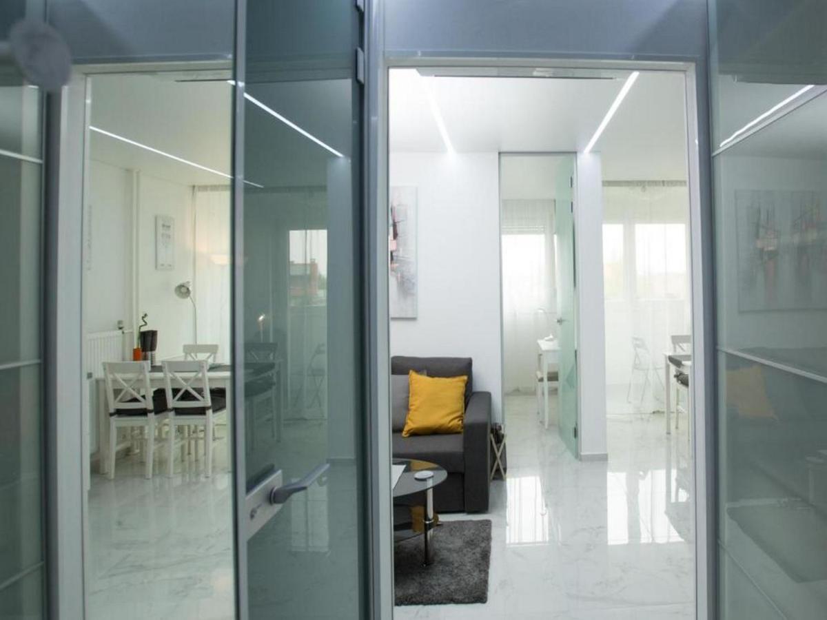Suitetrails - Modern & Luxury APT Zagreb Airport W/ free WiFi
