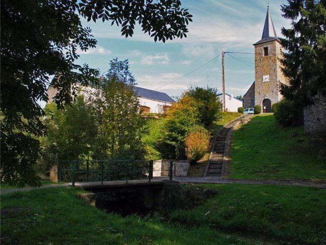 "A la douane" - Housity
