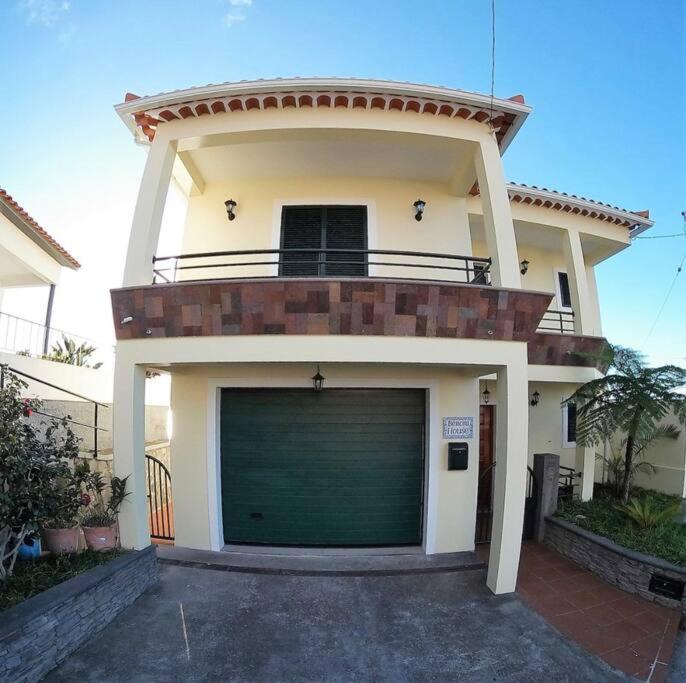 Benoni House by Stay Madeira Island - Housity
