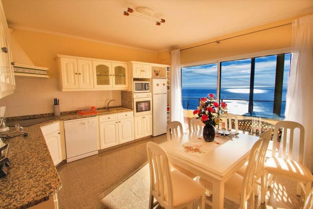 Benoni House by Stay Madeira Island - Housity