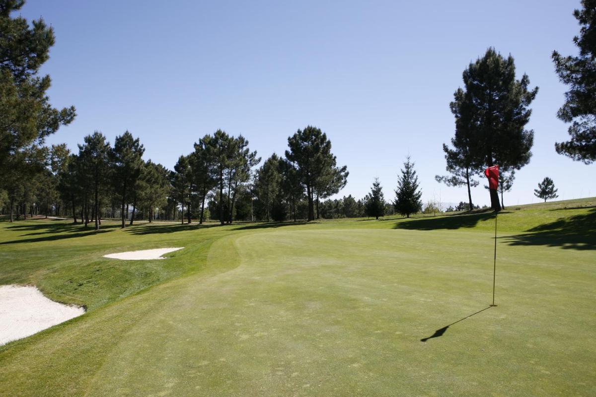 As comodidades de golfe no hotel ou nas proximidades
