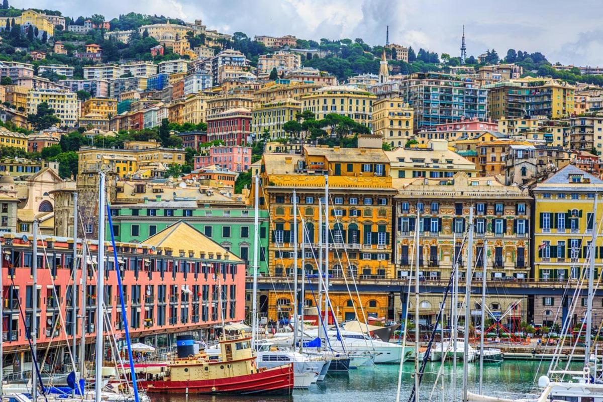 Modern and cosy apartment in Genoa Italy - Housity