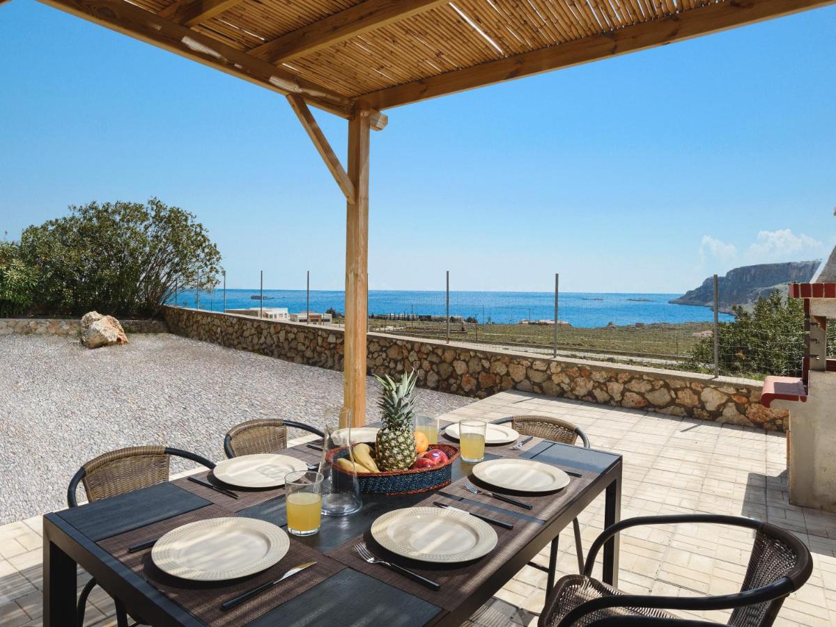 Blue Line Villa Lindos - Housity