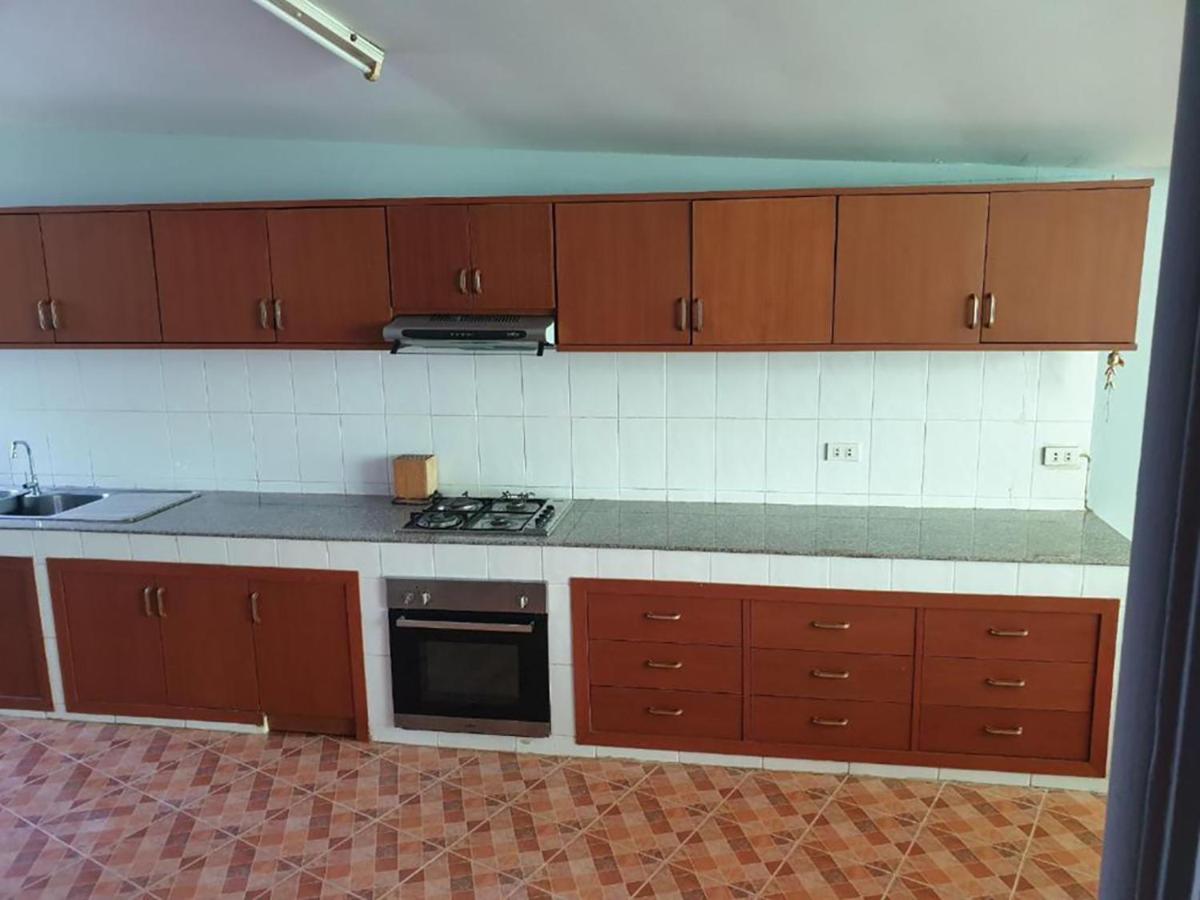 Karun House Chiang Mai, bungalow for 6 in a quiet neighborhood - Housity