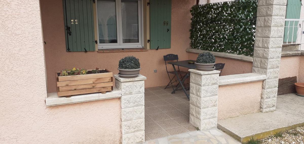 Maisonnette au pied de la garrigue - Housity