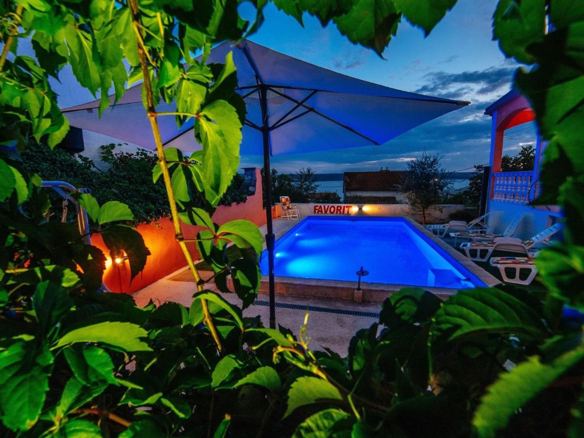 Beautiful Holiday Home in Maslenica near Beach - Housity