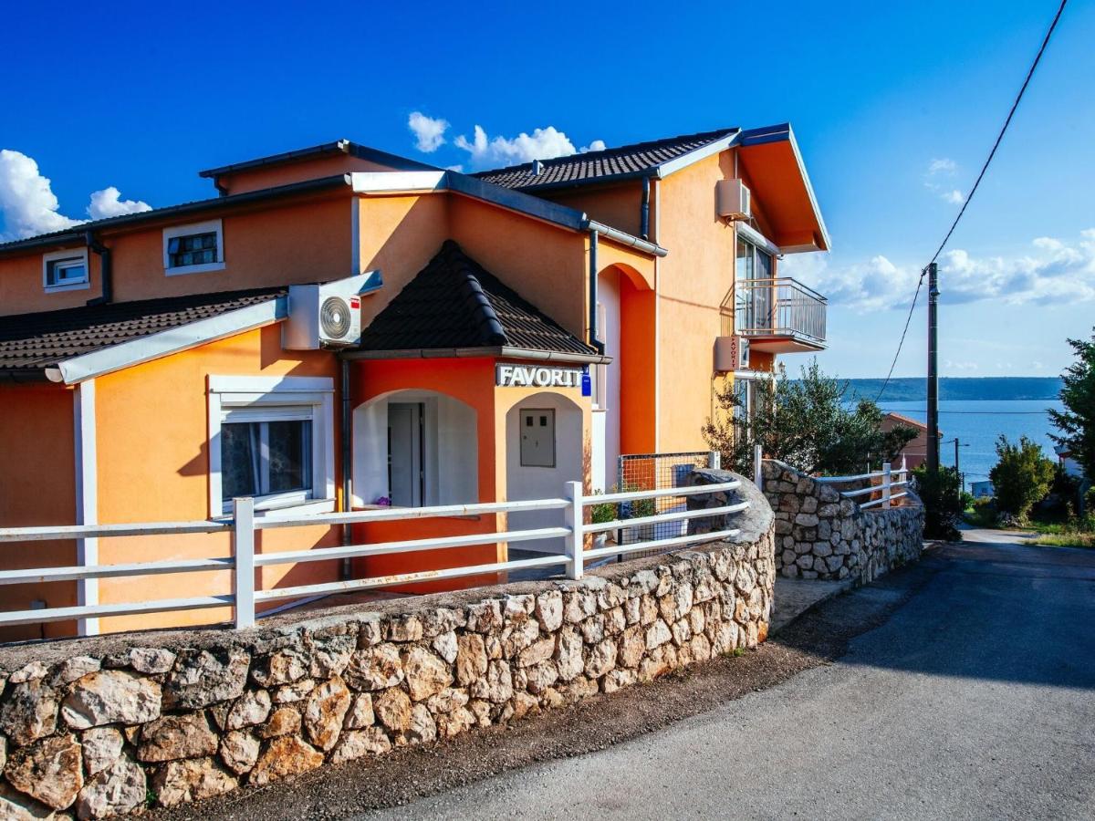 Beautiful Holiday Home in Maslenica near Beach - Housity