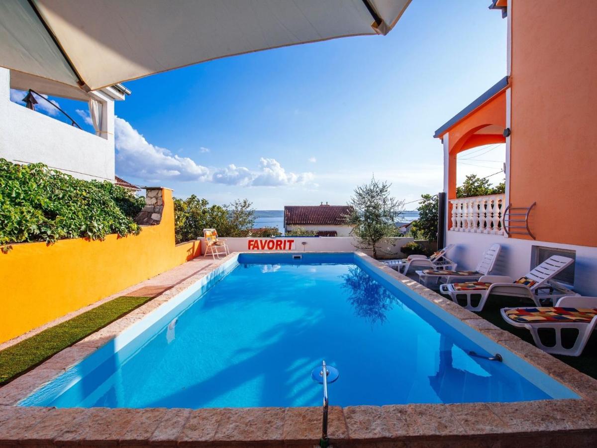 Beautiful Holiday Home in Maslenica near Beach - Housity