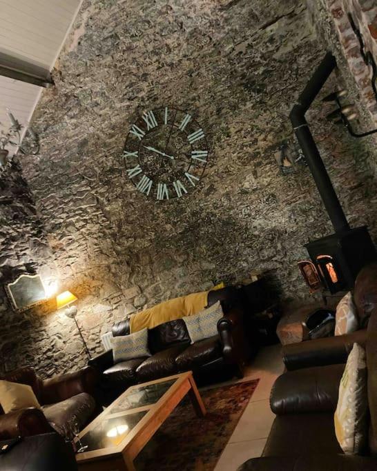 Devine house - Housity