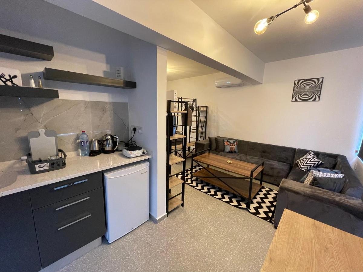 Suitetrails - Mr. Studio in Ortakoy , North Nicosia + wifi + netflix