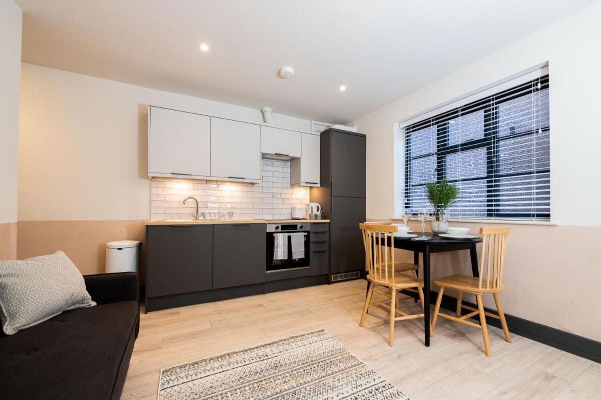 1 Castle Mews - Housity