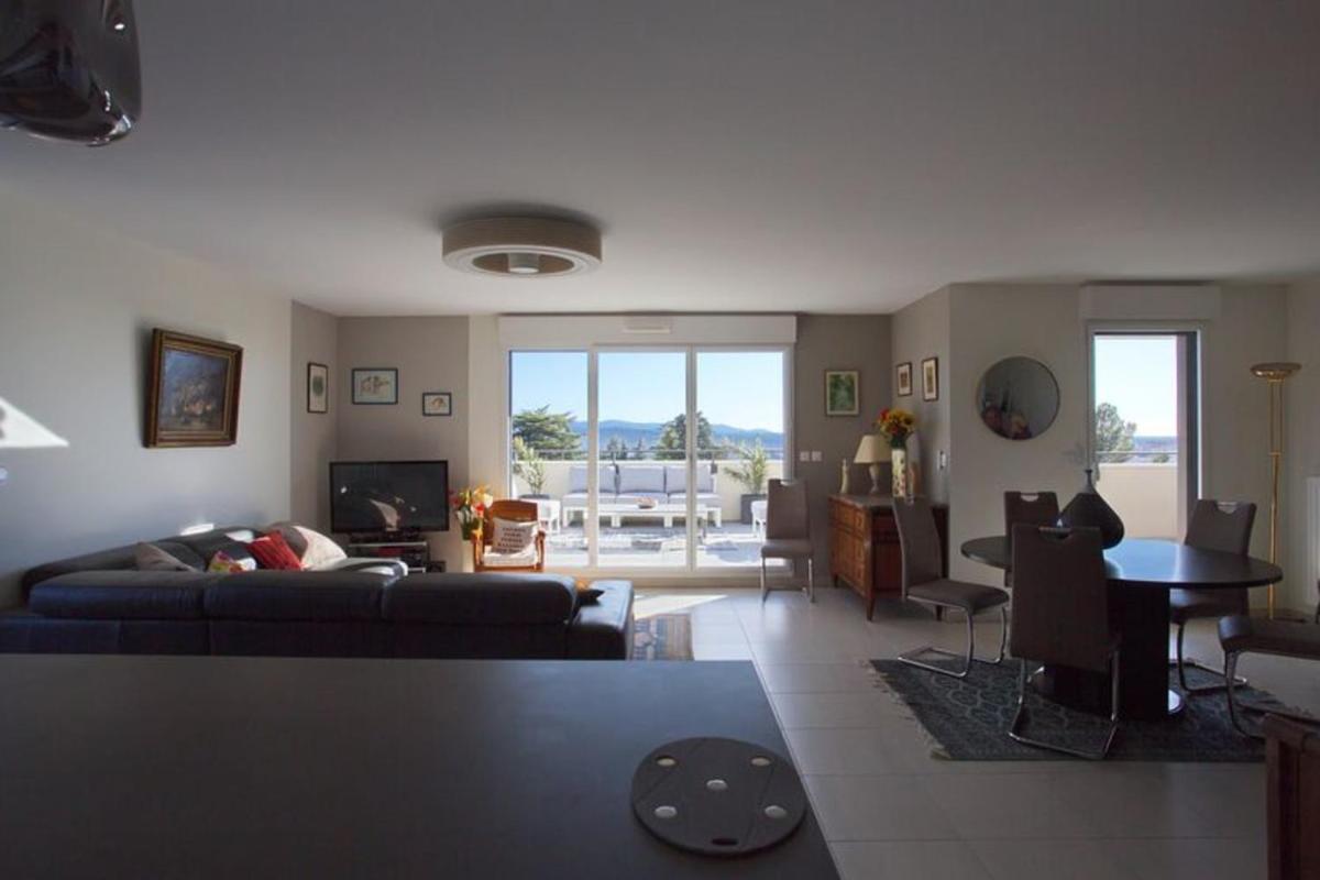 Apt - terrace panoramic view and wifi - Housity