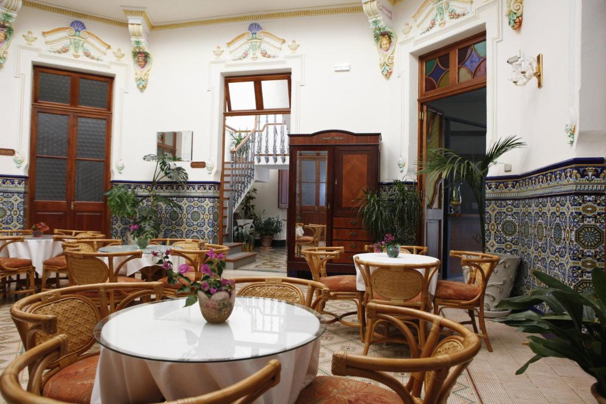 Hotel Restaurante Casa Julia - Housity