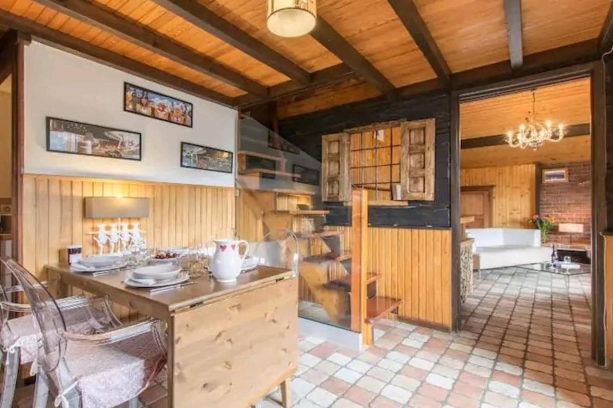 Chalet with terrace and fireplace - Housity
