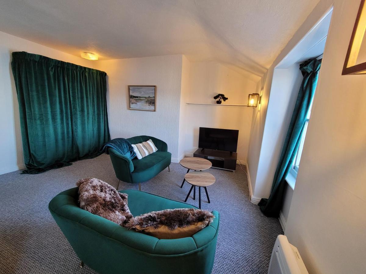 Sea view Penthouse flat 6 with fast WiFi and Free PARKING - Housity