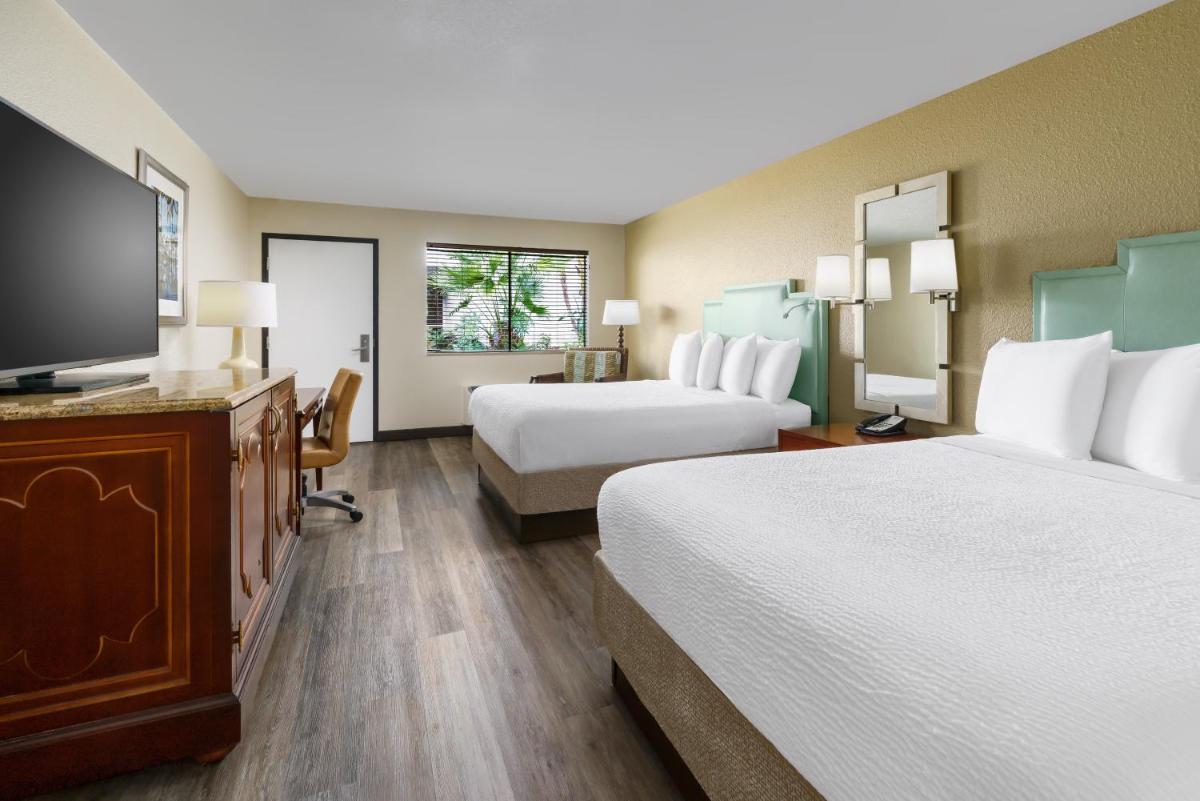 Coco Key Hotel & Water Park Resort - Housity