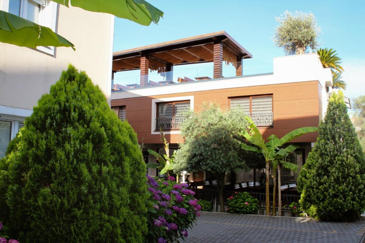 Sun Village Apartments - Housity