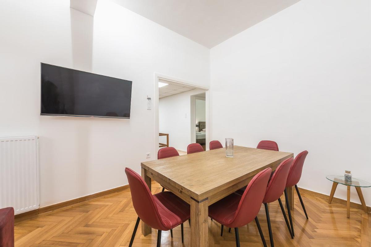 Victoria Prestige Suites Apartments - Housity