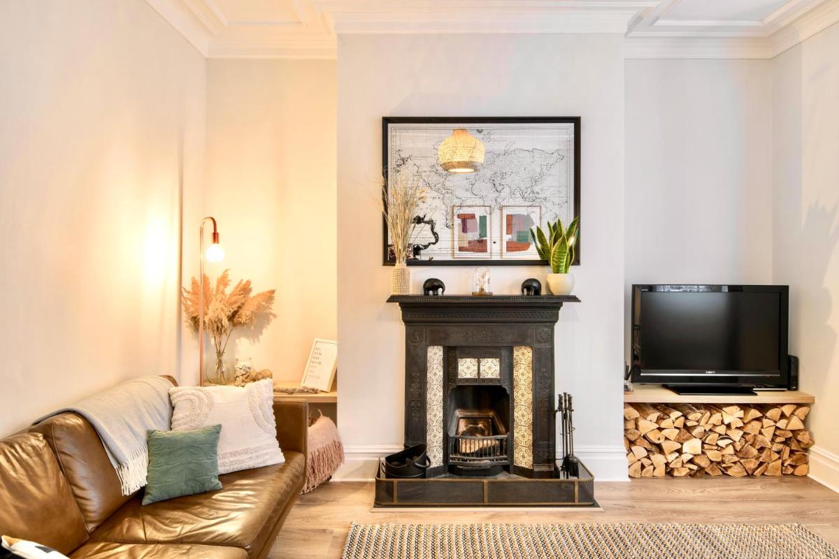 Sea Retreats, Whitley Bay, Sleeps 8 - Housity