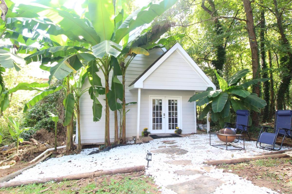 Modern Tiny House Experience - Housity